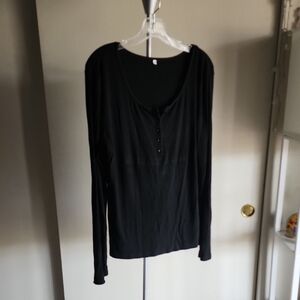 ✨️ 4 for $20 ✨️ Henley Shirt 🖤